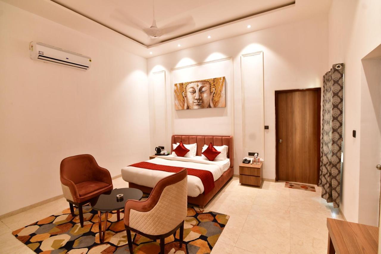 Kamay The Kohinoor Palace - A Heritage Hotel Faizabad Экстерьер фото