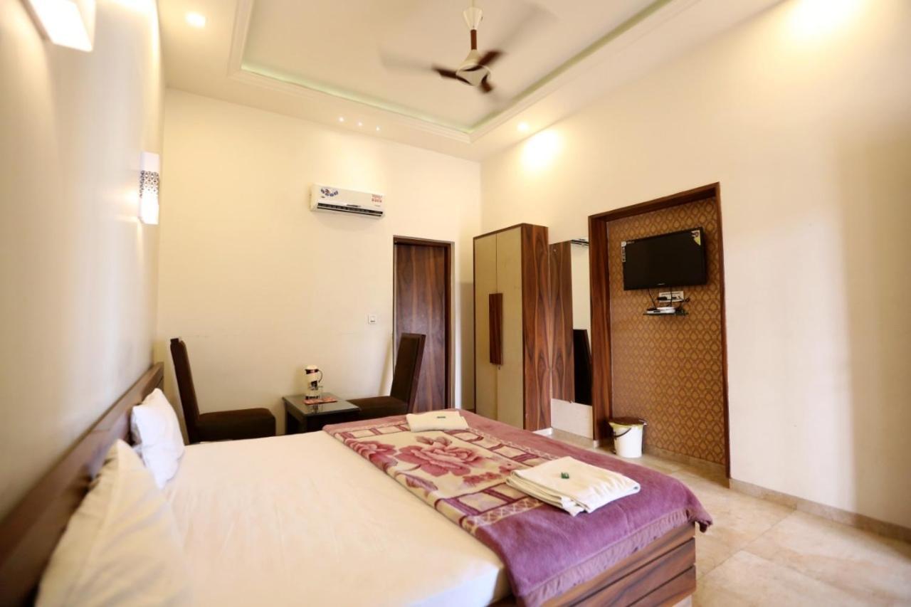 Kamay The Kohinoor Palace - A Heritage Hotel Faizabad Экстерьер фото