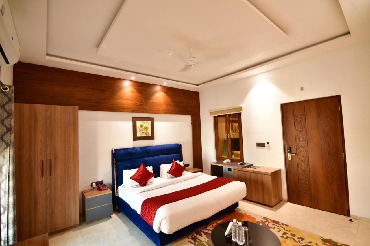 Kamay The Kohinoor Palace - A Heritage Hotel Faizabad Экстерьер фото