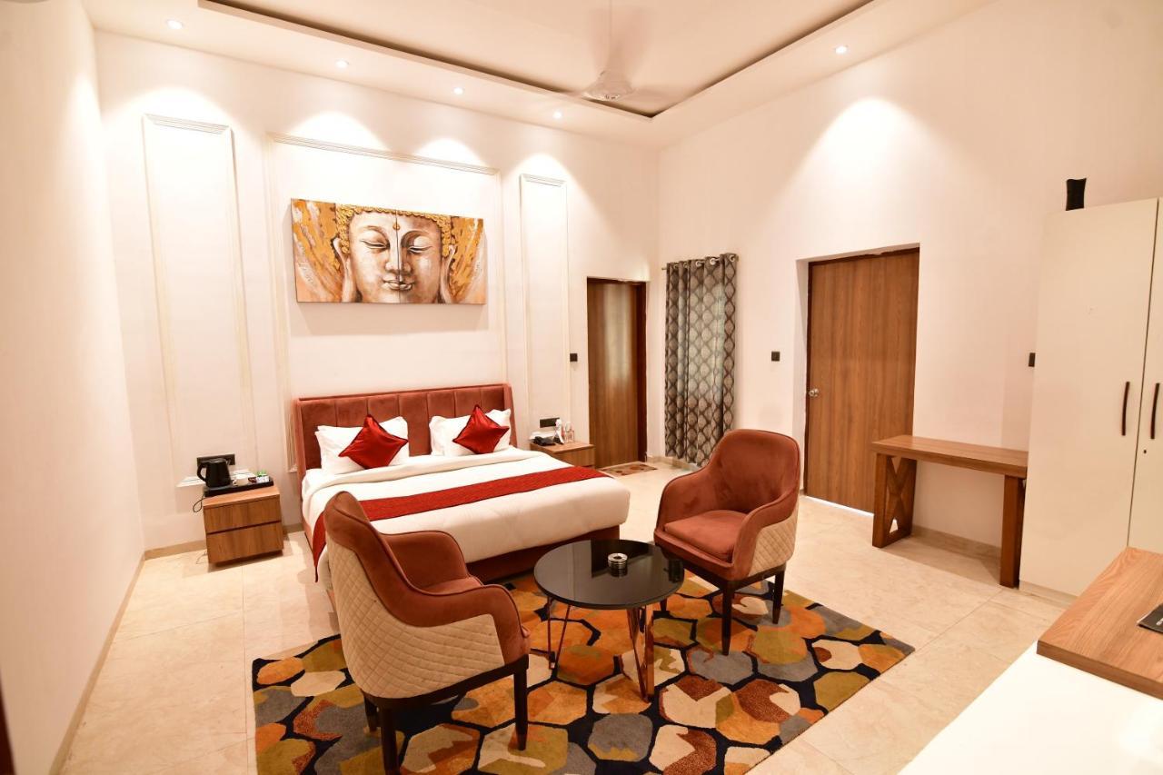 Kamay The Kohinoor Palace - A Heritage Hotel Faizabad Экстерьер фото