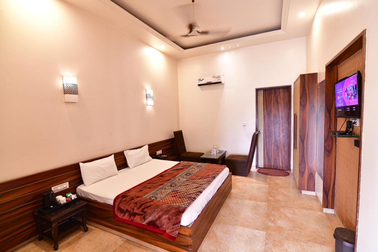 Kamay The Kohinoor Palace - A Heritage Hotel Faizabad Экстерьер фото